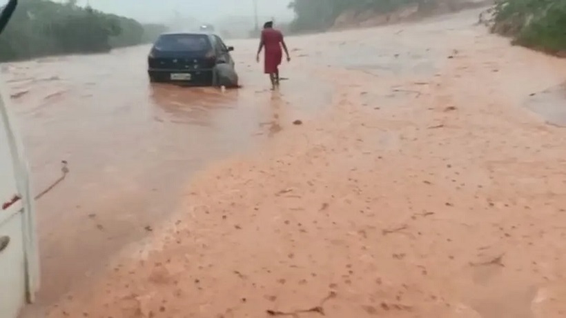  Entre Rios é atingida por fortes chuvas e fica completamente alagada