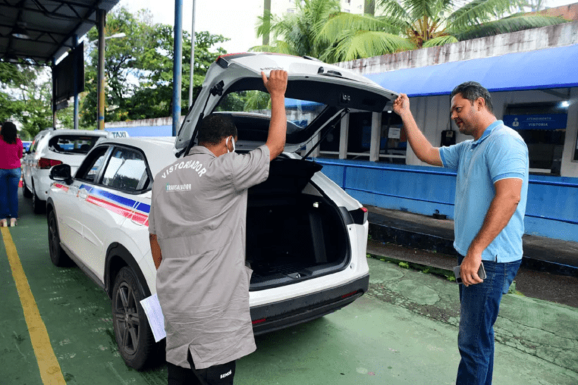  Vistoria anual para renovação de alvará de taxista começa em Salvador