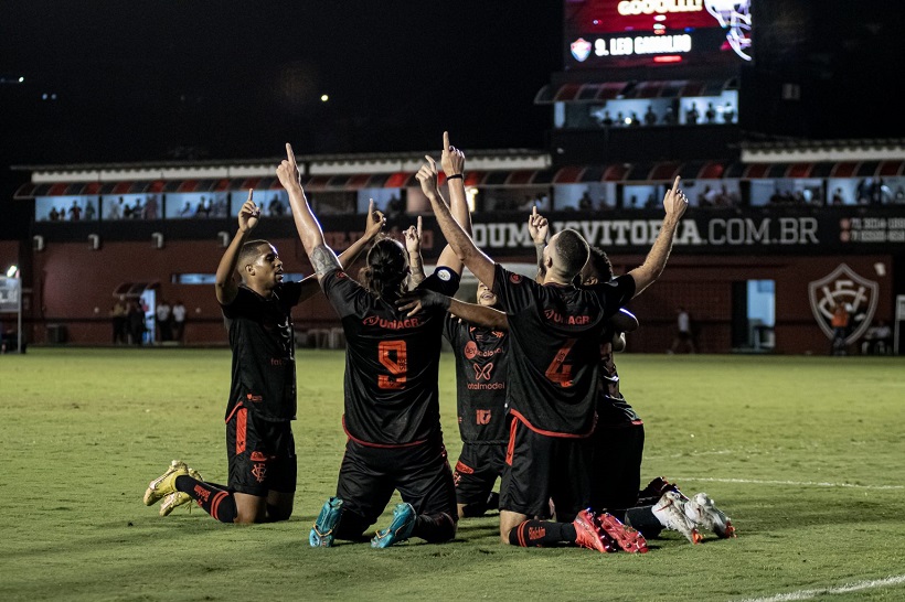  Vitória vence Botafogo-SP e pula para liderança da Série B