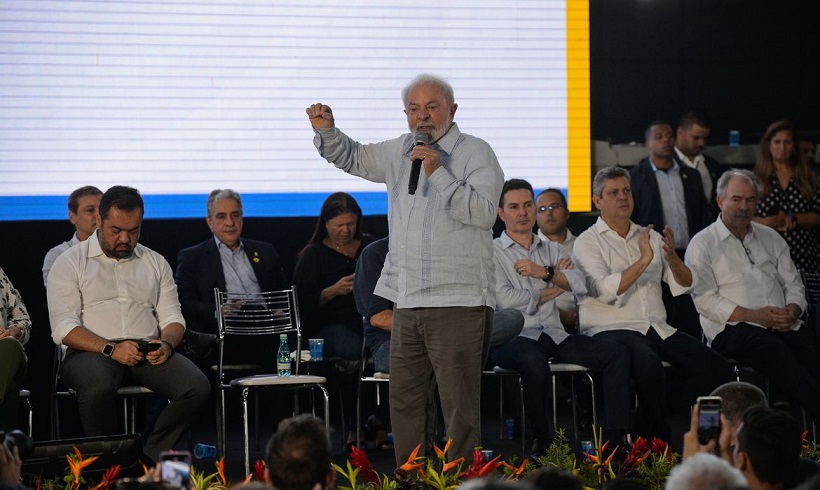  Lula diz que polícia não pode confundir pessoas pobres com bandidos