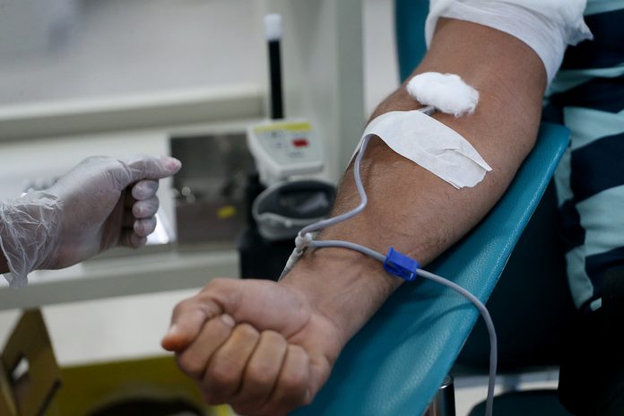  Com estoque reduzido Hemoba convida voluntários para doação de sangue
