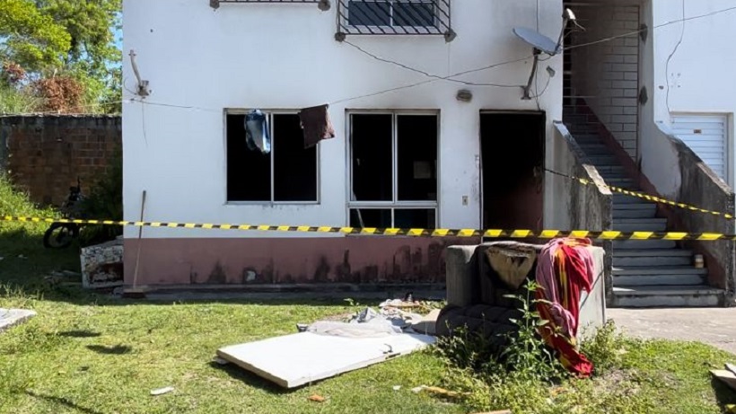  Mulher morre carbonizada dentro da própria casa em Dias d’Ávila