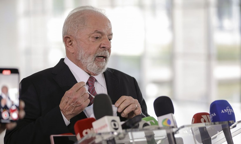  Lula deixa hospital em Brasília após cirurgia