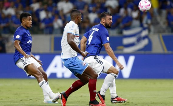  Em noite desastrosa Bahia leva goleada do Cruzeiro no Mineirão