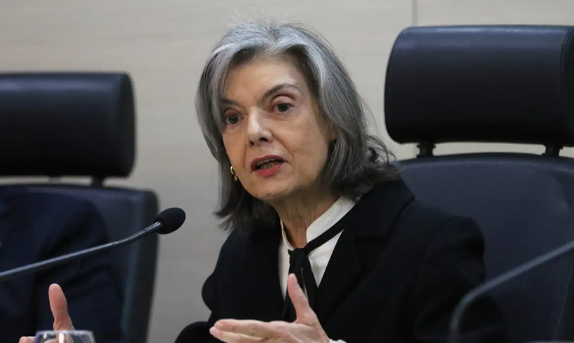  Cármen Lúcia assume a presidência do Tribunal Superior Eleitoral